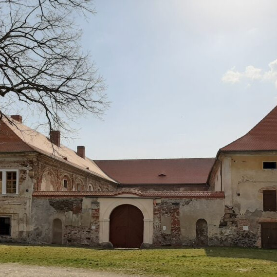 Country bál na opravu zámku v Čečovicích