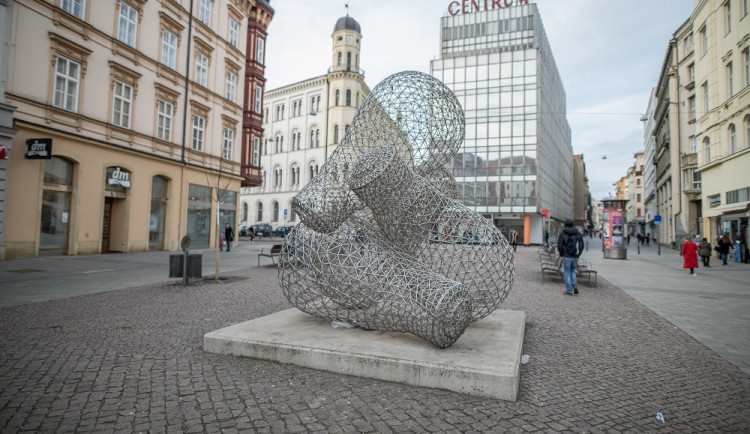 Opilý muž chodil po Maliňáku a vytahoval na kolemjdoucí penis