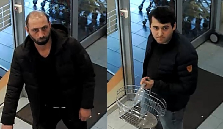 FOTO: Nepoznáváte tyto zloděje? Kradou po brněnských drogeriích