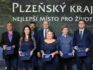 Plzeňský hejtman ocenil sedm lidí za záchranu života