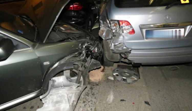 Řidička si spletla pedály.