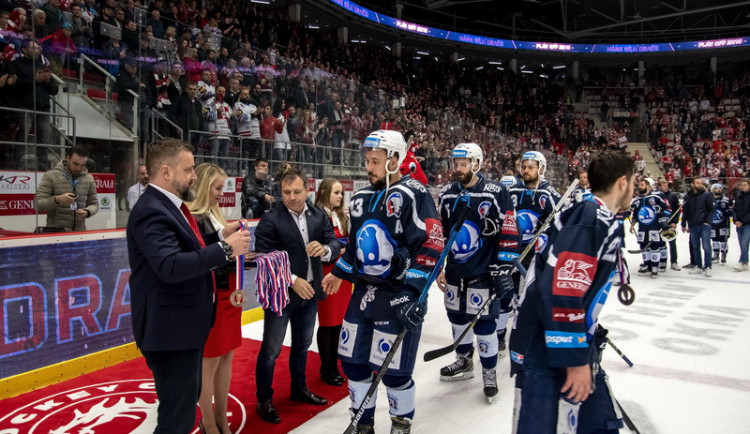 Hokejovou reprezentaci doplní plzeňští útočníci Gulaš a Kovář