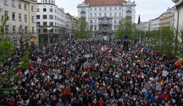 FOTO/VIDEO: Tisíce lidí pochodovaly v Brně za nezávislou justici