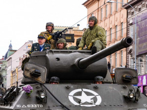 FOTO: Plzeňské Slavnosti svobody vyvrcholily velkým vojenským konvojem