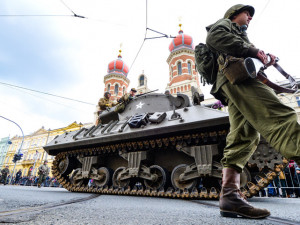 Plzeňské Slavnosti svobody vyvrcholily velkým vojenským konvojem.