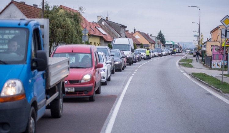 Silničáři od středy uzavřou hlavní tah na Svitavy. Jezdit se bude opět přes Černou horu