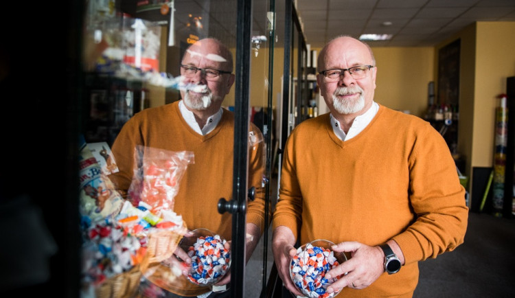 SLADKÉ BRNO: Příběh průkopníka reklamních sladkostí, jehož stopy vedou od Brna až po Barmu