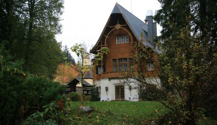 Vojenské lesy a statky opraví lovecký zámeček Tři trubky v Brdech.