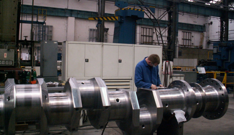 Lidé z Pilsen Steel nedostali část březnové mzdy celou za duben.