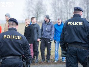 Policie cvičí na Rozvadově zavedení kontrol a registraci migrantů