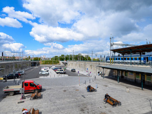 Plzeň postaví na ploše u hlavního nádraží infocentrum a stánky