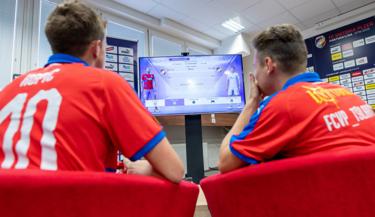 Plzeňská Viktoria vstoupila do eSportu, tedy virtuálního fotbalu,