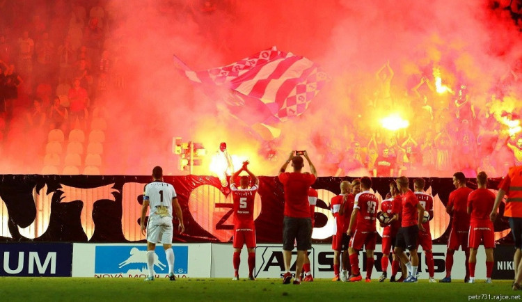 SOUTĚŽ: Zbrojovku čeká zítra důležitý krok k postupu do ligy, soutěžíme o lístky na baráž