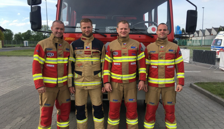 FOTO: Hasiči z jižní Moravy přivezli medaile z extrémního závodu v Polsku