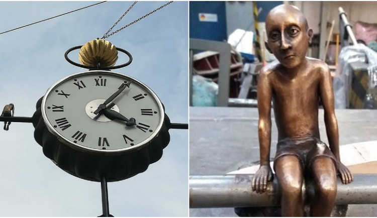 Opravené hodiny už jsou opět na Čáře. Nově na nich sedí Adam Čekač, nejmenší socha Brna