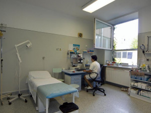 Převod nemocnice v Sušici z Penty na město se o měsíc zdrží