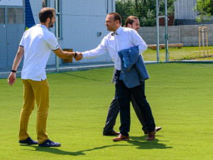 Senzory umístěné pomocí dronů pomohou při zásahu hasičům.