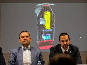 Senzory umístěné pomocí dronů pomohou při zásahu hasičům.