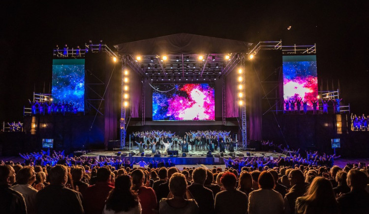 Nabucca při Noci s operou vidělo na 7500 lidí.