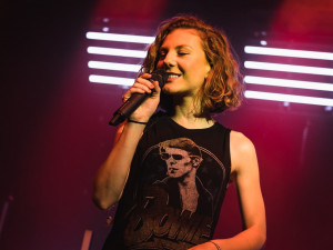 Létofest, který v Česku jako první nabídl neokoukaný model městského putovního festivalu, vstupuje do třetího ročníku. Dvoudenní akce i letos nabídne alternativu k velkým festivalům, aniž by posluchači museli jezdit za muzikou daleko a následně trávit veš