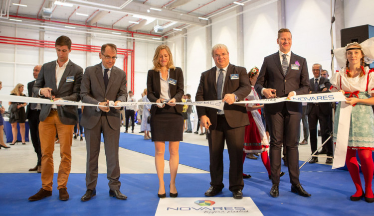 Francouzský Novares postavil za 400 milionů korun továrnu na Klatovsku.