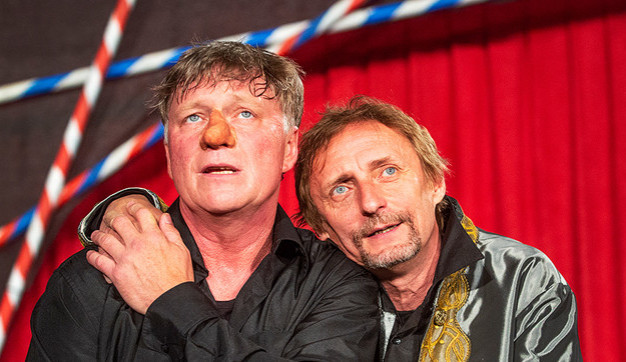 Divadelní léto reprízuje Cyrana, přidalo představení.