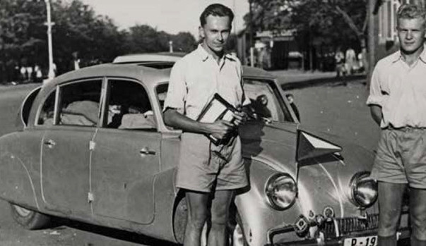 Expozice mapující putování mladých cestovatelů z Plzeňska Tomáše Vaňourka a Lukáše Sochy, kteří se v roce 2018 vydali na devítiměsíční pouť po stopách Hanzelky a Zikmunda je do 10. srpna 2019 k vidění v Truhlárně DEPO2015. 