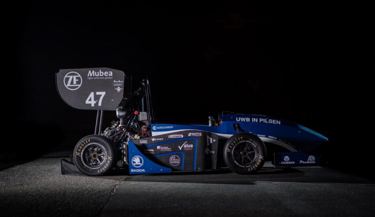 Šestá generace formule studentů Západočeské univerzity vyráží na závodní okruhy