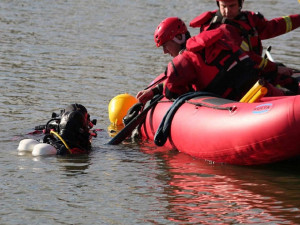 Ve vodách přehrady Hracholusky záchranáři našli utonulého chlapce