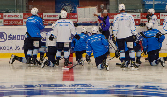 Obhájce extraligového bronzu Plzeň vyjela poprvé na led.