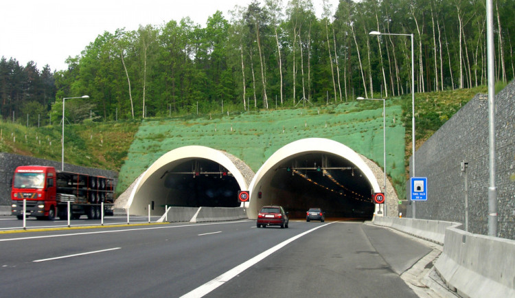 ilustrační foto, tunel Valík