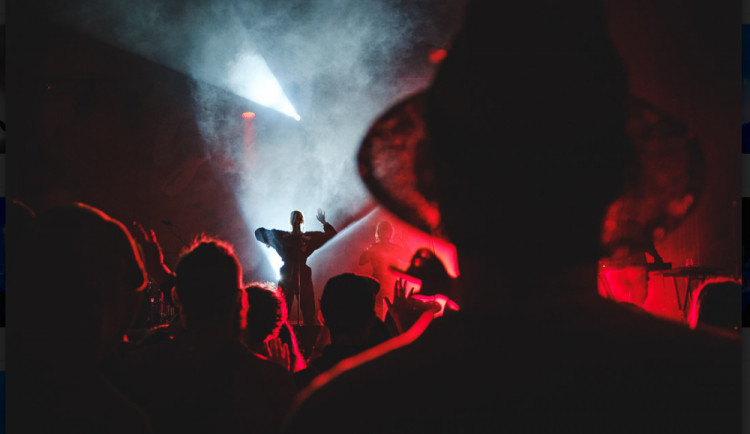 FOTOREPORT: Vyprodaná Beseda u Bigbítu uchvátila návštěvníky i interprety