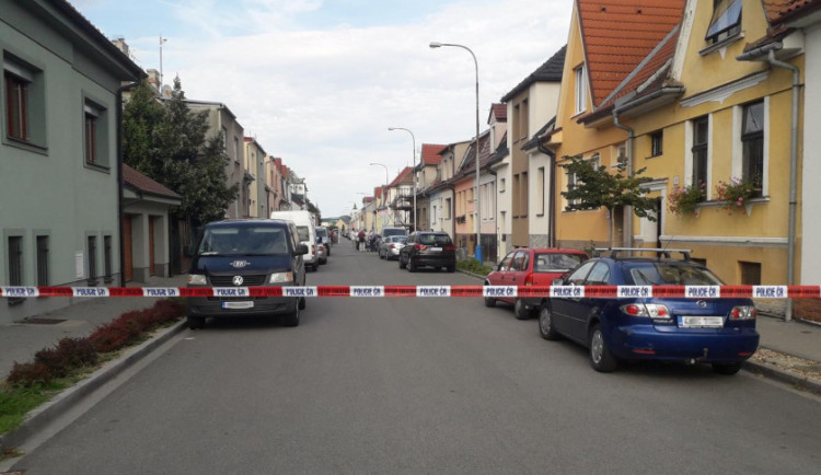 V rodinném domě v Břeclavi našli dvě mrtvá těla. Podle policistů může jít o vraždu