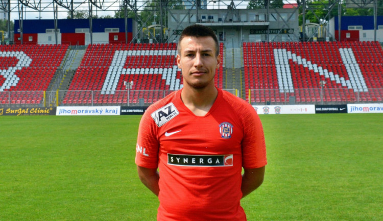 Rošáda mezi brněnskými kluby. Z Líšně odchází do Zbrojovky kapitán Krška, opačným směrem jde mladý talent Zikl