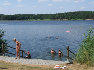 Na Plzeňsku se nedá koupat v Českém údolí a půlce Hracholusek