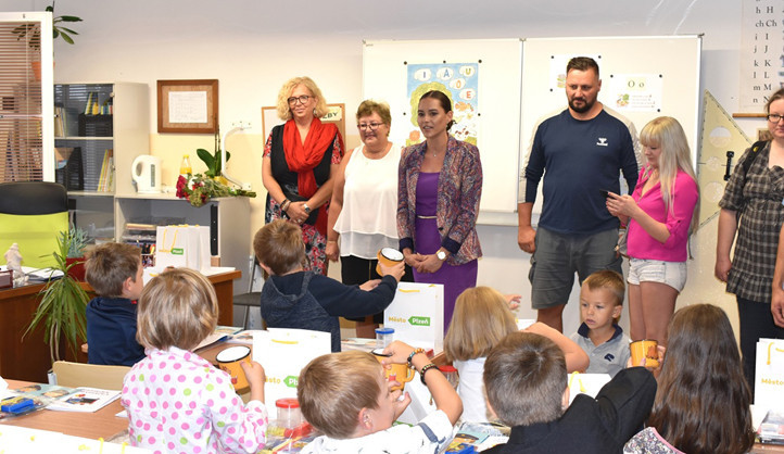 Do prvních tříd v Plzni dnes nastoupilo kolem 1600 prvňáčků