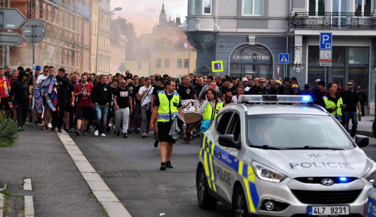 Na nedělní fotbal Plzeň - Sparta budou dohlížet desítky policistů