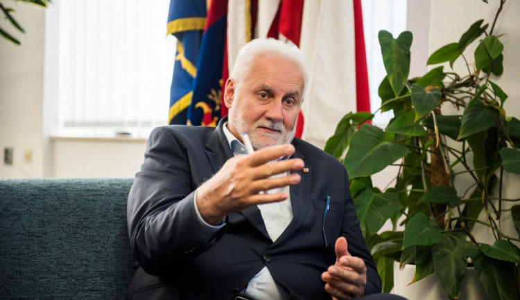 Jižní Morava je úžasný region, jen je k nám těžké dojet, říká hejtman Šimek