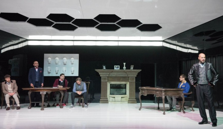 Plzeňské divadlo uvede Čapkovo drama R.U.R.