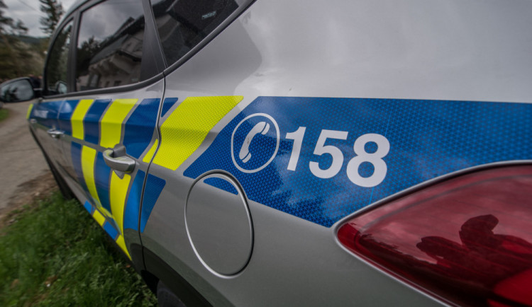 Policie dopadla muže, který v Plzni ukradl mimo jiné svěcenou vodu