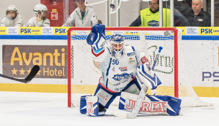 VIDEO/GÓLY: Kometa doma rozstřílela Pardubice a ve čtvrtině sezóny vede ligu