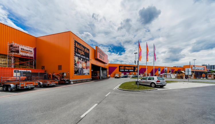 Spor o Hornbach končí smírem. Developer vybuduje zelenou střechu i nabíjecí stanice pro elektromibily