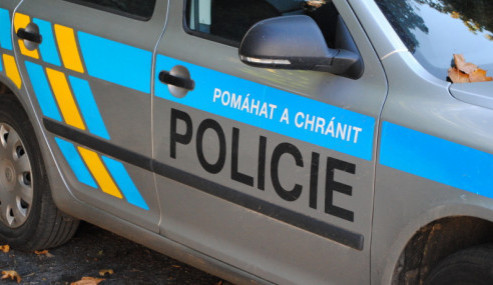 U Domažlic se střetla dvě auta, muž je v kritickém stavu