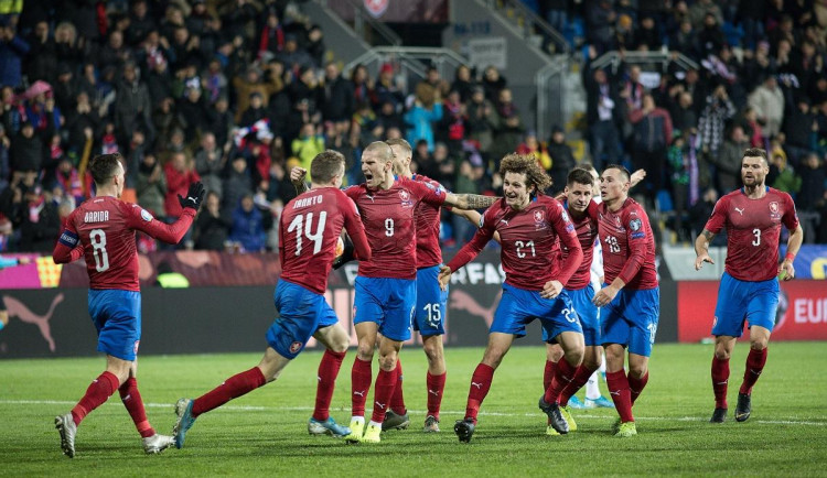 FOTO: Čeští fotbalisté po obratu porazili Kosovo 2:1 a postoupili na Euro