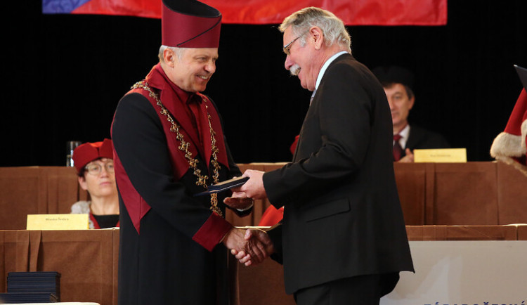 Emeritní proděkan FAV Jiří Šafařík.