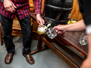 Sedm sládků spojilo síly. Výsledkem je ležák z unikátního chmele.