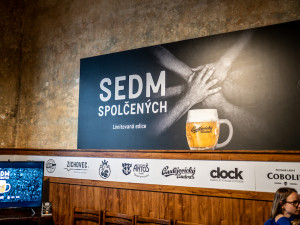 Sedm sládků spojilo síly. Výsledkem je ležák z unikátního chmele.