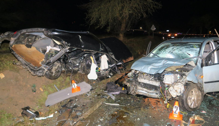 Při nehodě u Draženova zemřela žena a čtyři lidé jsou zranění.