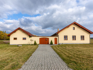 Chcete si odpočinout uprostřed nádherné jihočeské přírody? Chalupa Těšínov je správná volba.