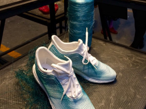 Boty z recyklovaného plastu.